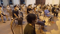 Người dân xã Đại Đồng được xét nghiệm ngay trong đêm 31/8/2021.