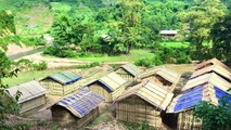 Những khu nhà dành cho người cách ly được dựng ở khu vực chân núi, xa khu dân cư để đảm bảo an toàn.
