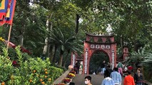 Phú Thọ: Du xuân, vãn cảnh Đền Hùng, cầu chúc bình an cho năm mới