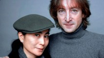John Lennon và Yoko Ono chụp ảnh ngày 2/11/1980.