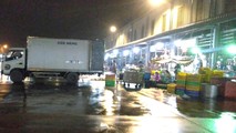 Một chuyến xe đêm muộn chở hàng đến chợ Bình Điền.