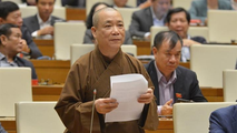 Hòa thượng Thích Bảo Nghiêm phát biểu tại Quốc hội.