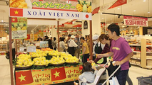 Một góc gian hàng Việt ở Nhật Bản.