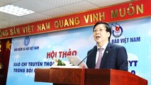 Ông Hồ Quang Lợi (Phó Chủ tịch Thường trực Hội Nhà báo Việt Nam) phát biểu tại Hội thảo
