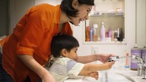 FWD cung cấp dịch vụ tư vấn sức khỏe, tinh thần miễn phí 24/7, hỗ trợ khách hàng mùa dịch