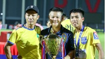 Trợ lý Phạm Văn Quyến tiếp tục mát tay khi có chức vô địch giải trẻ thứ 3 trong 3 năm liên tiếp