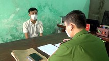 Đối tượng Nguyễn Văn Tuấn tại cơ quan công an.