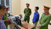 Cơ quan chức năng tống đạt quyết định khởi tố, bắt tạm giam đối với Ma Công Nơi.