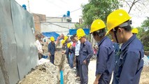 Thi công đường ống cấp nước đưa nước sạch đến từng hộ dân