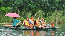 Du khách đến Việt Nam