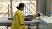 Bệnh nhân nhi nằm điều trị tại Trung tâm Nhi Khoa, Bệnh viện Bạch Mai.
