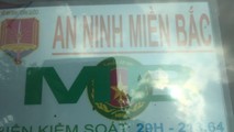 Khó hiểu xe 'AN NINH MIỀN BẮC' đi lùi trên đường Cần Thơ
