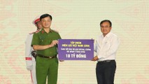 Chủ tịch EVN Dương Quang Thành trao ủng hộ cho Quỹ phòng, chống tội phạm Trung ương