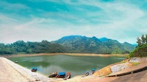 Toàn cảnh Hồ Vai Miếu thơ mộng