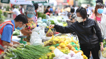 Tình hình cung ứng hàng hóa trên địa bàn TP HCM và các tỉnh thành phía Nam duy trì ổn định, đảm bảo nhu cầu mua sắm của người dân trong trạng thái bình thường mới.