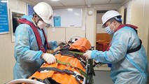 Tàu SAR27-01 đưa thủy thủ Md Milon về cảng Nha Trang an toàn.