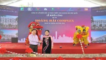 Doanh nhan Bạch Tuyết Mai và ông Mai Văn Huỳnh cựu Chủ tịch UBND huyện Phú Quốc trong lễ khởi công dự án Hoàng Hải Conplex (Phú Quốc - Kiên Giang).