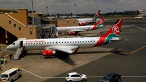 Máy bay của Kenya Airways tại sân bay quốc tế Jomo Kenyatta ở Nairobi.
