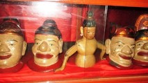 Các Thánh tượng đầu gỗ chùa Keo Hành Thiện tương truyền đã diễn trò lừa Quỷ Xương Cuồng.