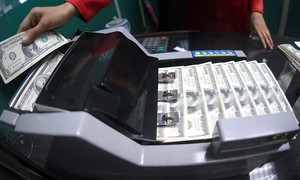 Giá USD tăng vào cuối tuần.