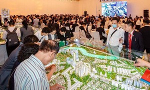 Siết môi giới bất động sản