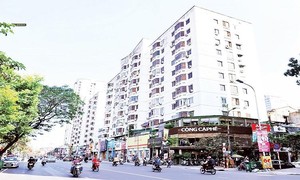 Nhà B4 và B14 Kim Liên là một trong số ít chung cư cũ ở Hà Nội đã được cải tạo.