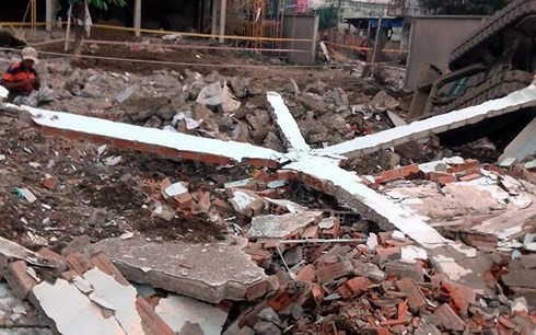 nổ khi thi công hàng rào trường mẫu giáo khiến 1 người nhập viện hình 1 no khi thi cong hang rao truong mau giao khien 1 nguoi nhap vien hinh 1