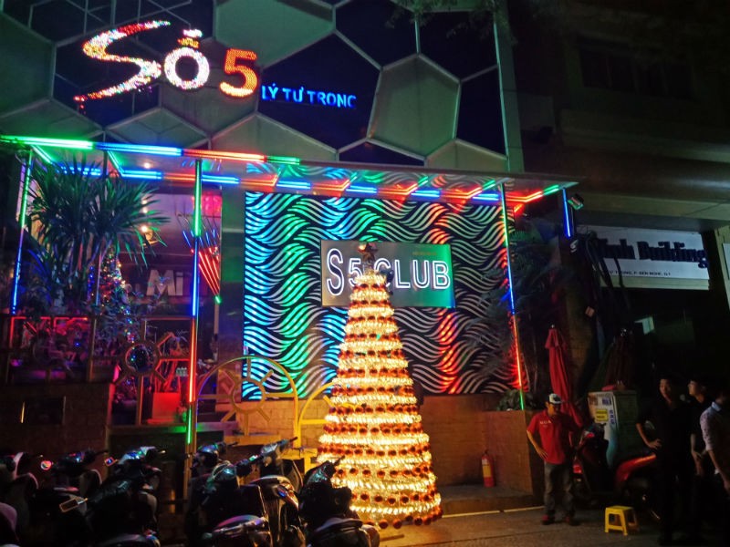 {title} tụ điểm ăn chơi,quán bar thác loạn,quán bar,Sài Gòn
