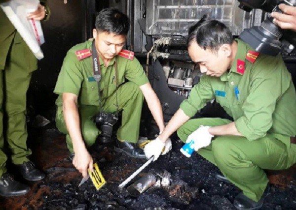 {title} phóng hỏa,giải quyết mâu thuẫn,phóng hỏa đốt nhà tại Đà Lạt,Công an tỉnh Lâm Đồng,Trần Văn Quốc,camera an ninh
