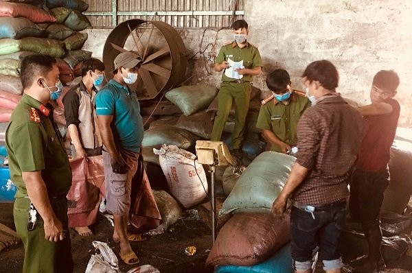 {title} Cà phê bẩn,Đắk Nông,Thực phẩm bẩn,Cà phê ngâm pin,Họp báo