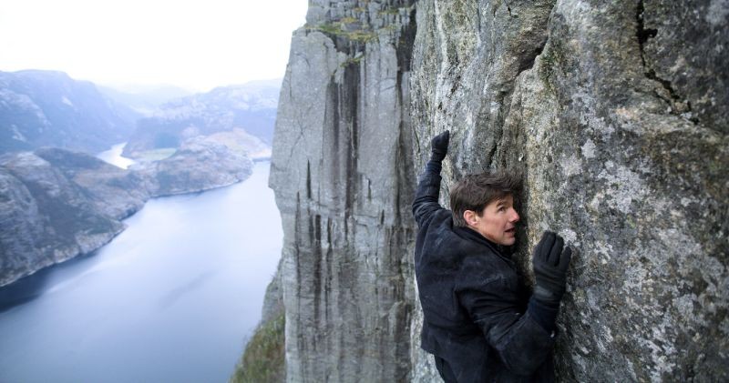 {title} 2000 khán giả leo núi đá cao xem phim bom tấn do Tom Cruise đóng