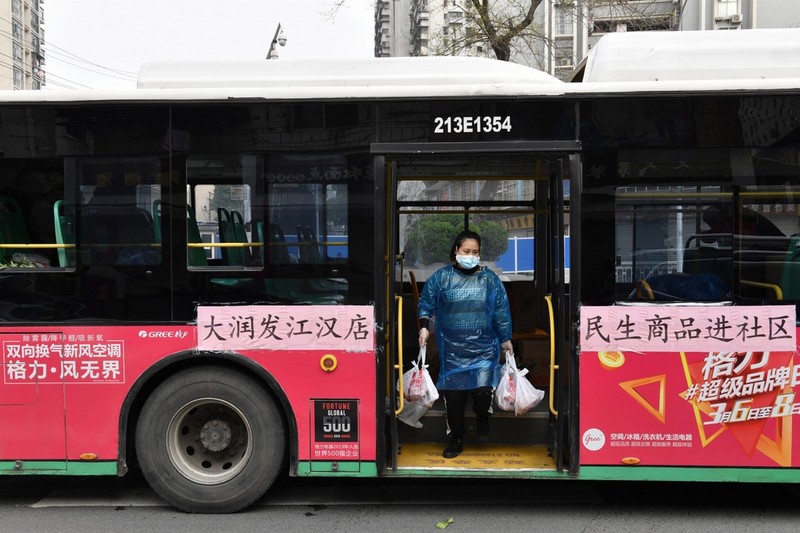 Nghien cuu cua TQ: Virus corona co the lan xa toi 4,5 m hinh anh 1 20200306_00000005_reut_000_1_view_Reuters.jpg