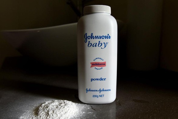 johnson & johnson ngừng bán phấn rôm trẻ em vì cáo buộc có chất gây ung thư hình 1 johnson & johnson ngung ban phan rom tre em vi cao buoc co chat gay ung thu hinh 1