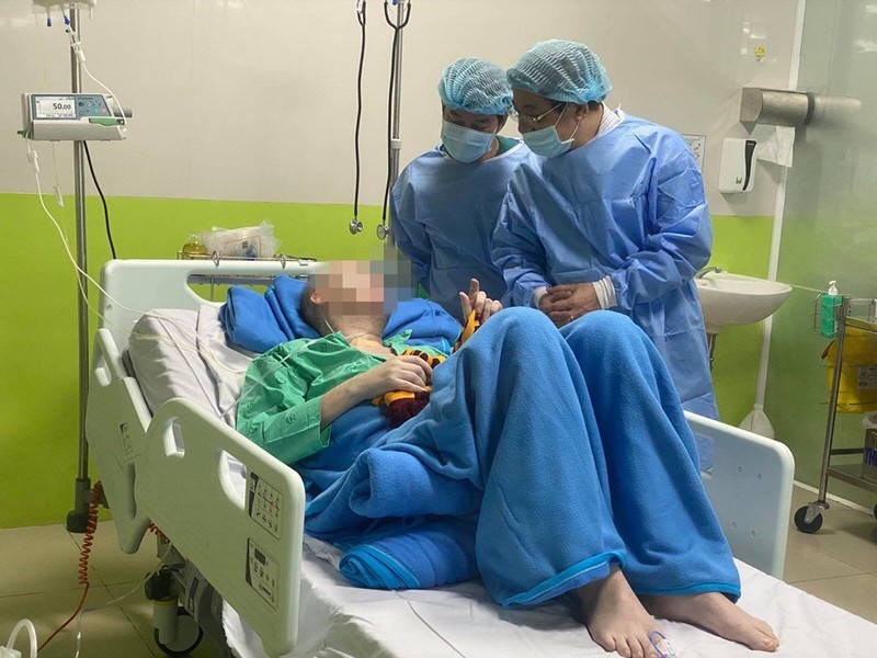 bệnh nhân 91 đã trò chuyện và gửi lời cảm ơn các bác sĩ việt nam hình 1 benh nhan 91 da tro chuyen va gui loi cam on cac bac si viet nam hinh 1