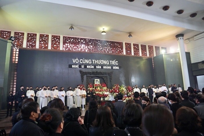 Tiễn biệt NSND Hoàng Dũng trong