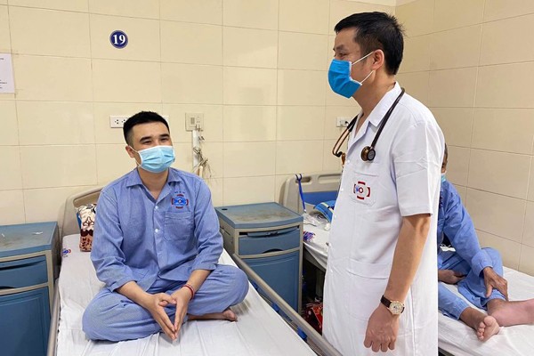 Hút thuốc từ 18 tuổi, 15 năm sau mắc ung thư Hút thuốc từ 18 tuổi, 15 năm sau mắc ung thư