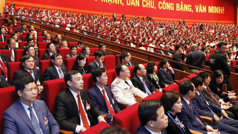 Các đảng viên dự Đại hội XIII của Đảng.