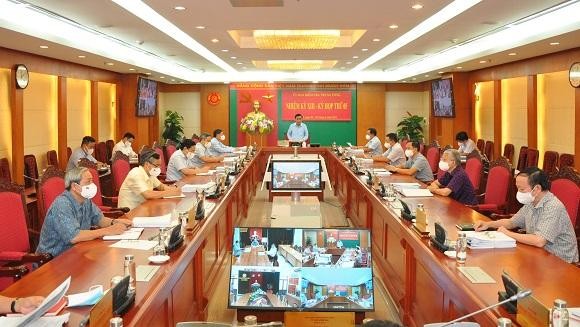 Ông Trần Đức Thắng, Ủy viên TƯ Đảng, Phó Chủ nhiệm UBKTTƯ. lCăn cứ Quy định 22, tại Kỳ họp thứ năm, UBKTTƯ đã quyết định thi hành kỷ luật cảnh cáo với một số tổ chức đảng trực thuộc Thành ủy Hà Nội và Thành ủy TP HCM nhiệm kỳ 2015-2020.