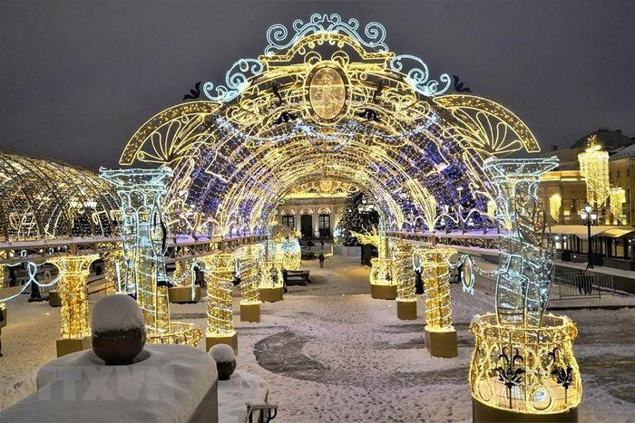Hình ảnh Thủ đô nước Nga lộng lẫy trước thềm Giáng sinh và Năm mới ảnh 5