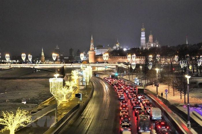 Hình ảnh Thủ đô nước Nga lộng lẫy trước thềm Giáng sinh và Năm mới ảnh 2