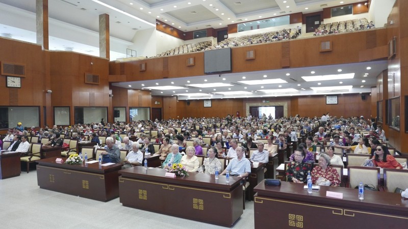 Vinamilk đồng hành chăm sóc sức khỏe cho 1.000 người cao tuổi vinamilk dong hanh cham soc suc khoe cho 1000 nguoi cao tuoi