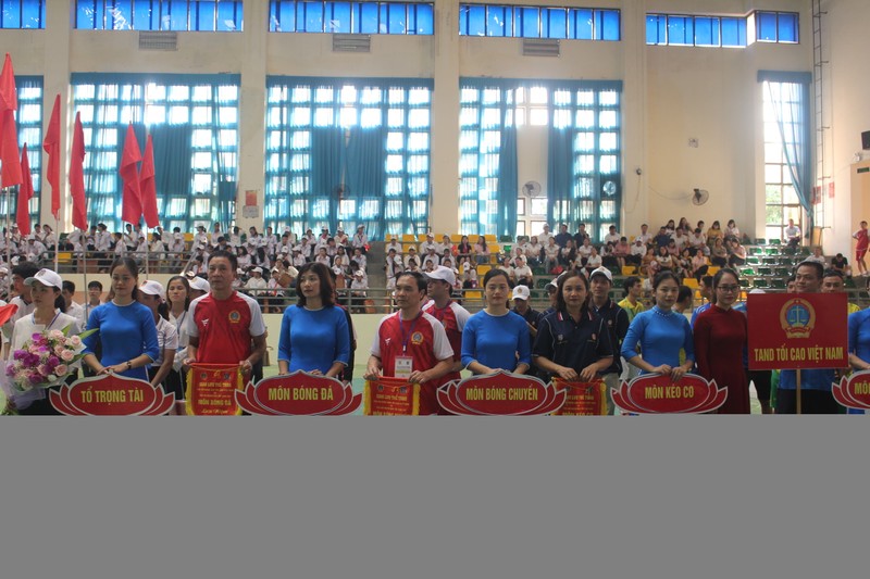 Khai mạc Giao lưu thể thao Tòa án hai nước Việt Nam – Lào Khai mạc Giao lưu thể thao Tòa án hai nước Việt Nam – Lào