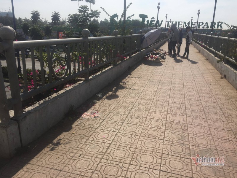 Nữ sinh tử vong bất thường trên cầu bộ hành ở cửa ngõ Sài Gòn