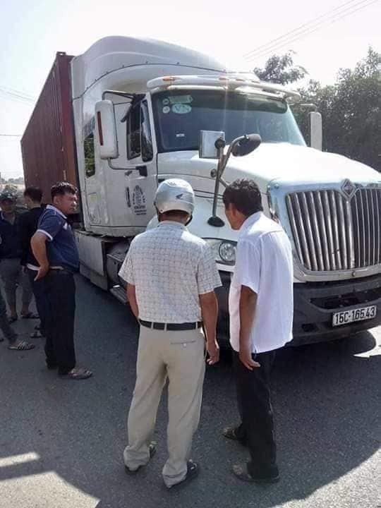 Va chạm với xe container, nữ sinh Quảng Trị tử vong