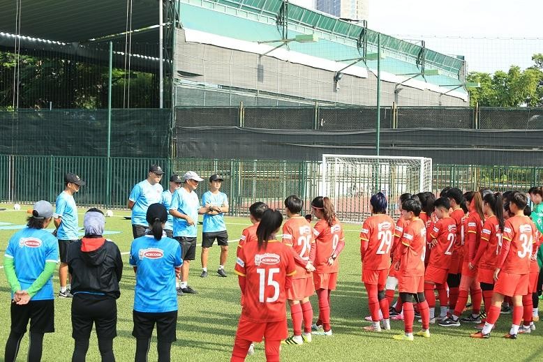 Ngày 17/9, đội tuyển nữ lên đường thi đấu