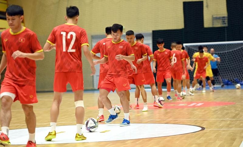 ĐT futsal Việt Nam hưng phấn trước trận gặp ĐT futsal Brazil
