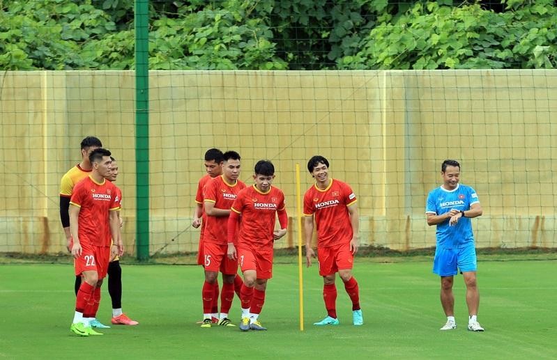 ĐT Việt Nam trở lại sân tập, hướng tới trận đấu với ĐT Trung Quốc và ĐT Oman