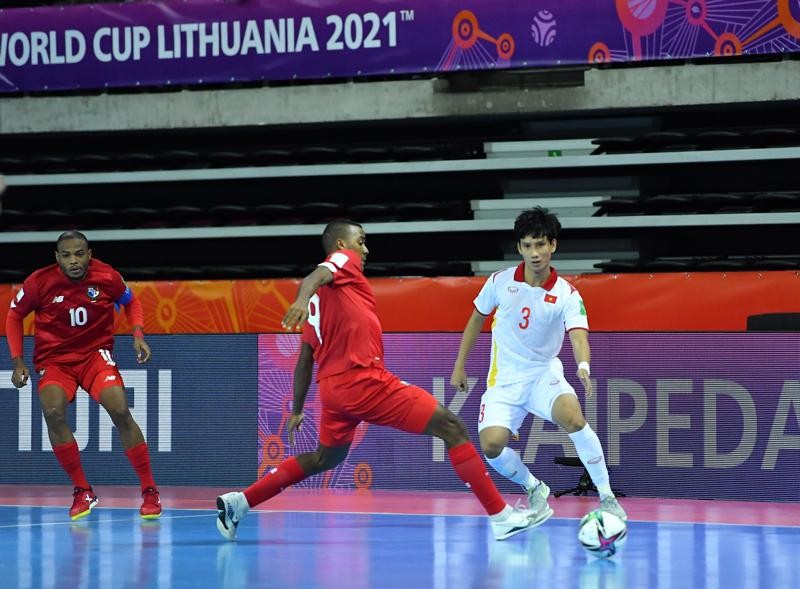 Thắng Panama 3-2 sau màn rượt đuổi tỷ số nghẹt thở, ĐT futsal Việt Nam thắp lên hy vọng giành vé đi tiếp