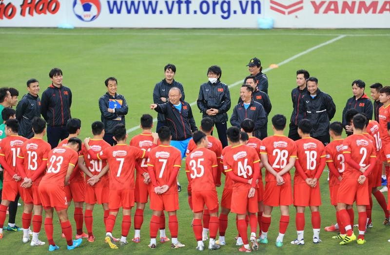 HLV Park Hang-seo đang cùng ĐTQG Việt Nam tham dự Vòng loại thứ ba FIFA World Cup 2022, đồng thời hướng tới mục tiêu bảo vệ ngôi vô địch tại AFF Suzuki Cup 2020. 