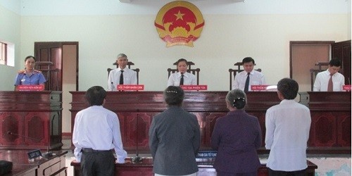 Một phiên Tòa tranh chấp thừa kế.